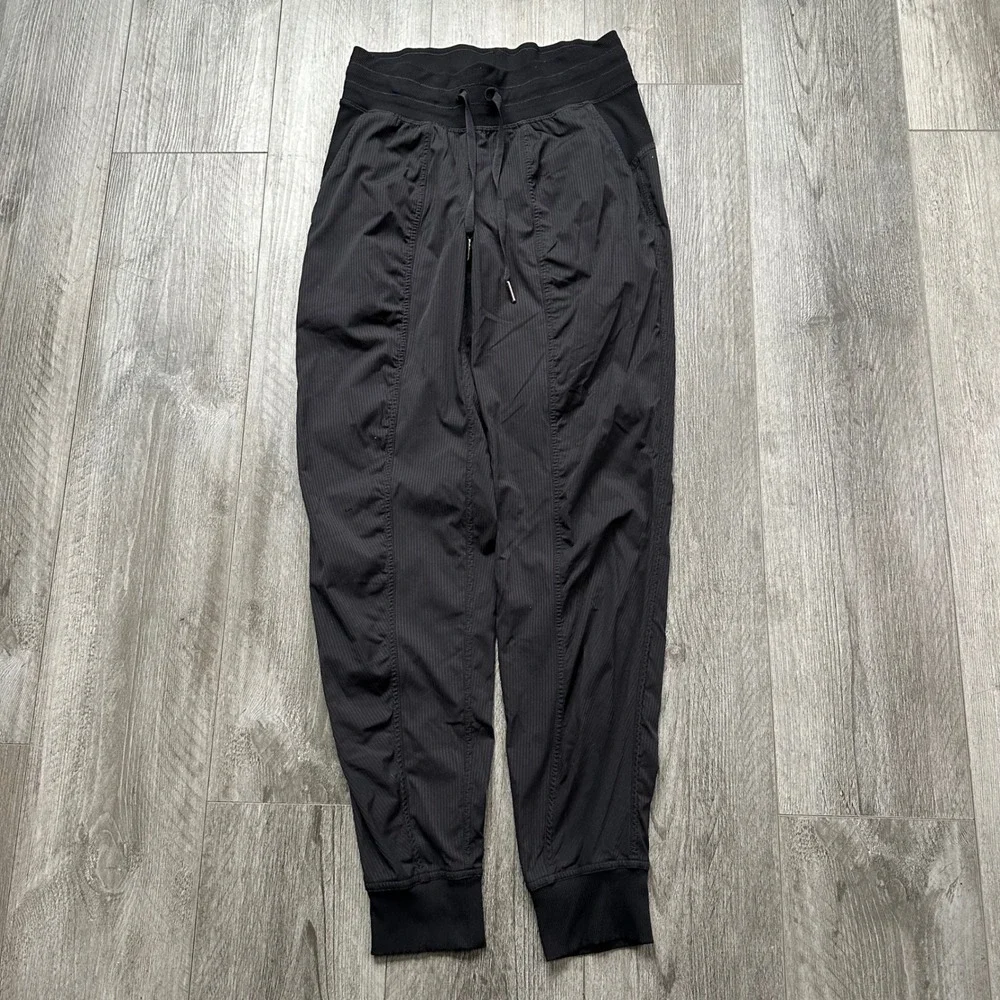 Lululemon Black Ribbed Joggers Track Pants Drawstring Size 4